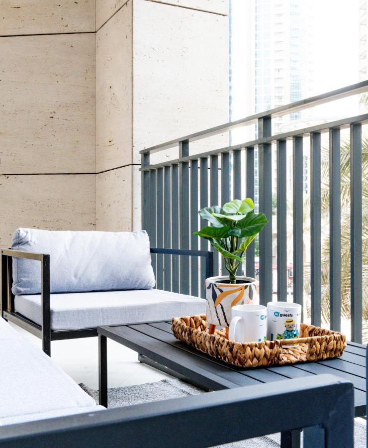 Higuests - Elegant Apt With Terrace Minutes From Burj Khalifa دبي المظهر الخارجي الصورة