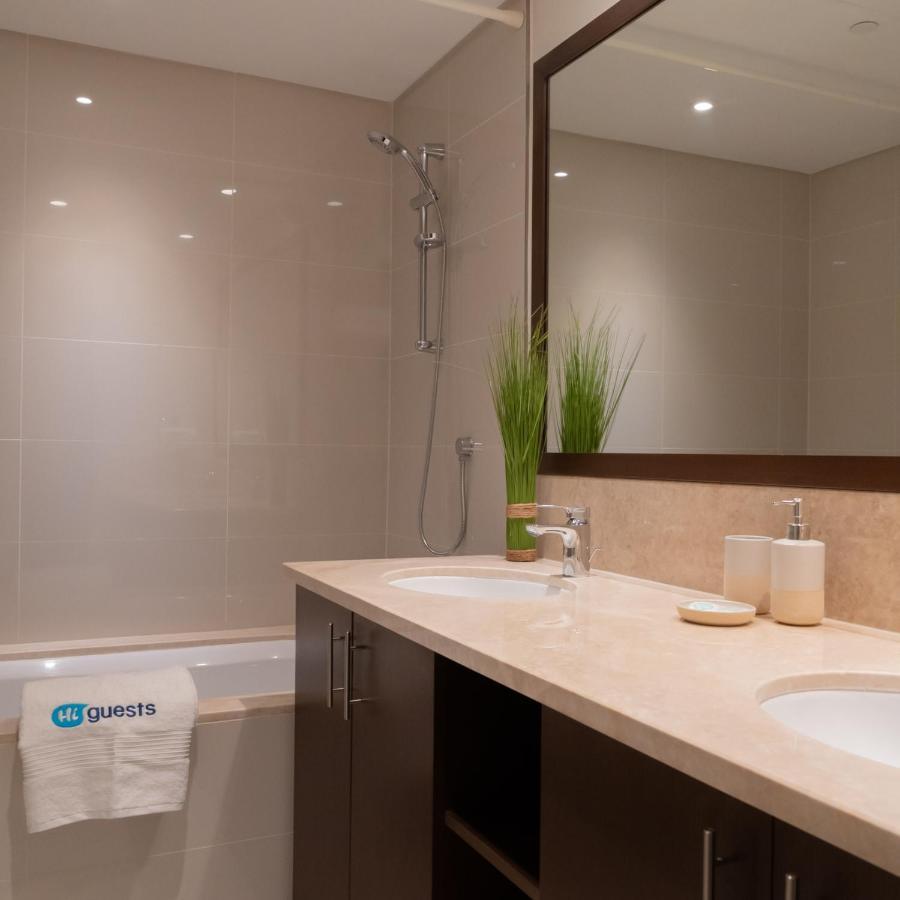 Higuests - Elegant Apt With Terrace Minutes From Burj Khalifa دبي المظهر الخارجي الصورة