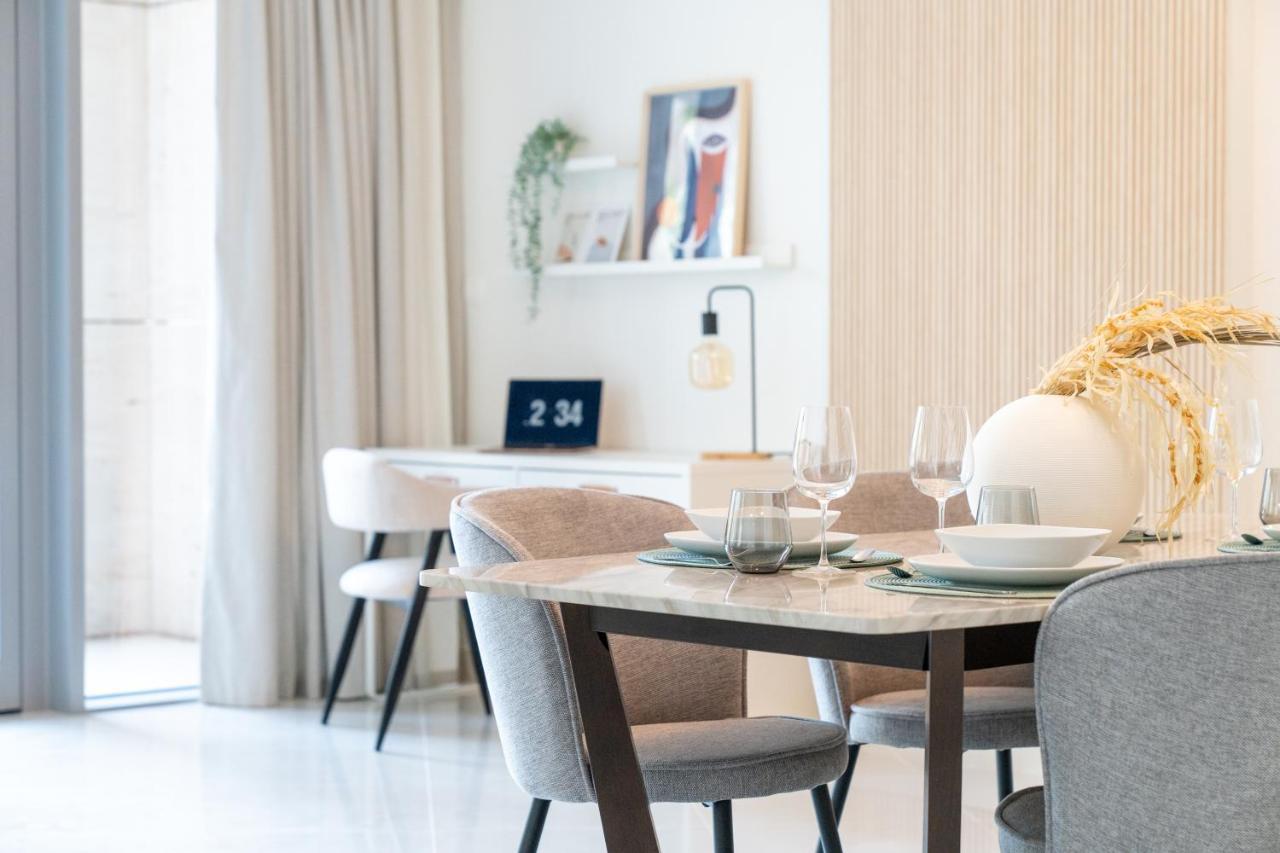 Higuests - Elegant Apt With Terrace Minutes From Burj Khalifa دبي المظهر الخارجي الصورة