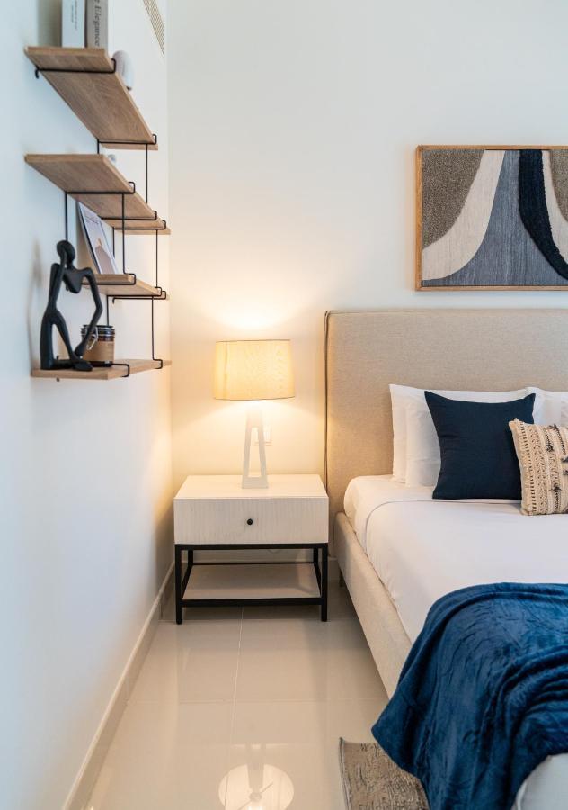 Higuests - Elegant Apt With Terrace Minutes From Burj Khalifa دبي المظهر الخارجي الصورة